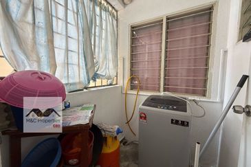 Bukit Delima Apartment Corner Basic Unit Seremban Town For Sale!!