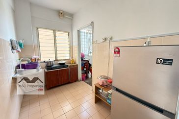 Bukit Delima Apartment Corner Basic Unit Seremban Town For Sale!!