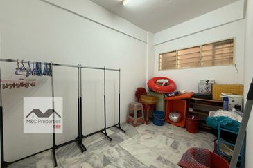 Bukit Delima Apartment Corner Basic Unit Seremban Town For Sale!!