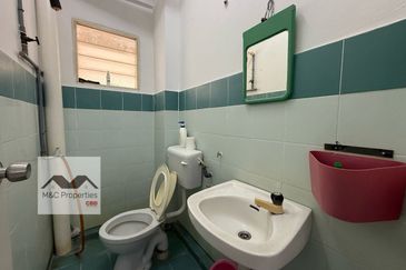 Bukit Delima Apartment Corner Basic Unit Seremban Town For Sale!!