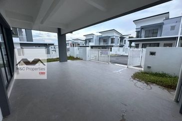 Kemayan Heights Brand New 2 Storey Semi-D House Seremban 2 For Sale!!