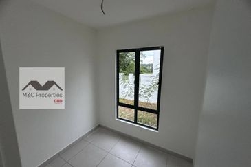 Kemayan Heights Brand New 2 Storey Semi-D House Seremban 2 For Sale!!