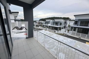 Kemayan Heights Brand New 2 Storey Semi-D House Seremban 2 For Sale!!