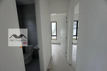 Kemayan Heights Brand New 2 Storey Semi-D House Seremban 2 For Sale!!