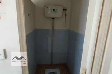 Oakland Commercial Centre