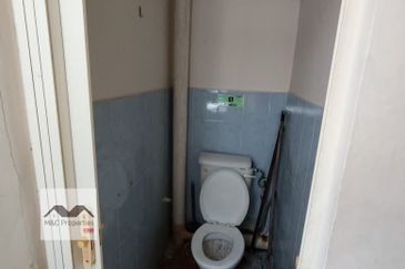 Oakland Commercial Centre