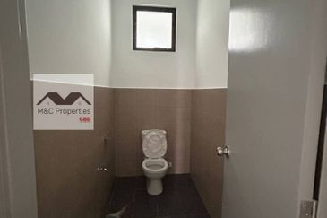 Ikon Facing Main Road Brand New 2 Storey Shop Lot Seremban 2 For Rent!