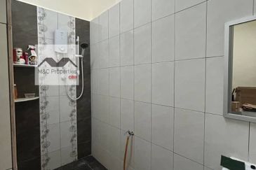 Taman Yong Seng Fully Renovated & Extended 1.5 Storey Terraced Fr Sale