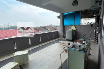 Taman Yong Seng Fully Renovated & Extended 1.5 Storey Terraced Fr Sale