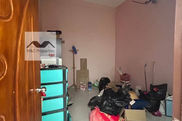 Taman Yong Seng Fully Renovated & Extended 1.5 Storey Terraced Fr Sale