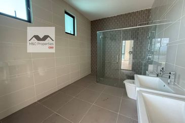 Lake Garden Brand New 2 Storey Semi-D House Seremban For Sale!!