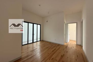 Lake Garden Brand New 2 Storey Semi-D House Seremban For Sale!!