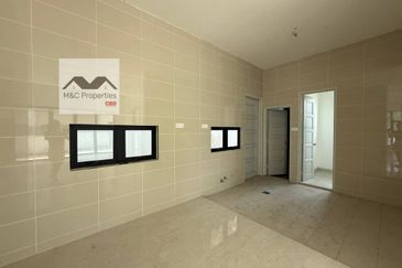 Lake Garden Brand New 2 Storey Semi-D House Seremban For Sale!!