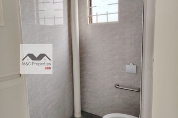 Jalan Dato Bandar Tunggal