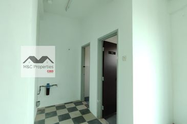 Jalan Dato Bandar Tunggal