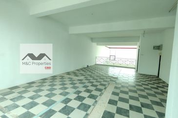 Jalan Dato Bandar Tunggal