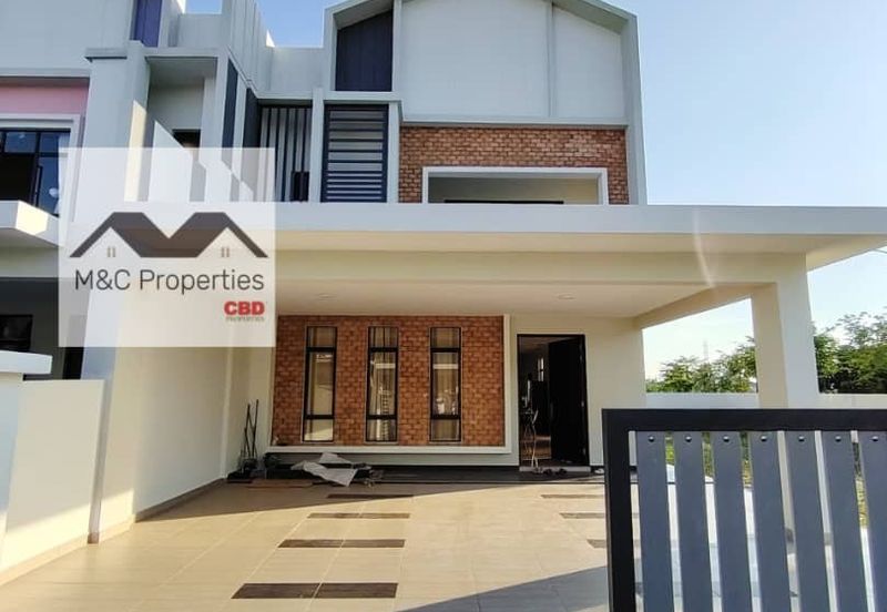 Arden Hill Corner Lot Fully Furnished 2 Storey Superlink For Rent!!