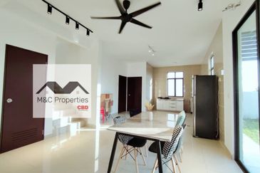 Arden Hill Corner Lot Fully Furnished 2 Storey Superlink For Rent!!