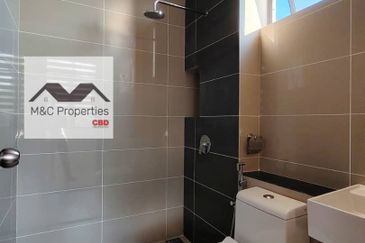 Arden Hill Corner Lot Fully Furnished 2 Storey Superlink For Rent!!