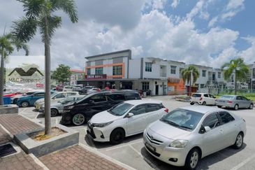 Pusat Komersial Bukit Blossom Ground & First Floor Shop For Rent!!