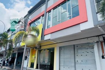 Pusat Komersial Bukit Blossom Ground & First Floor Shop For Rent!!
