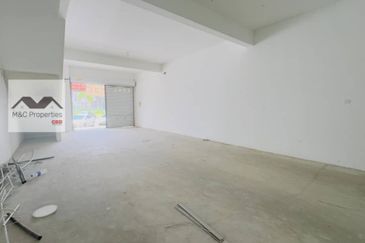 Pusat Komersial Bukit Blossom Ground & First Floor Shop For Rent!!