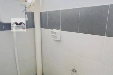 Pusat Komersial Bukit Blossom Ground & First Floor Shop For Rent!!