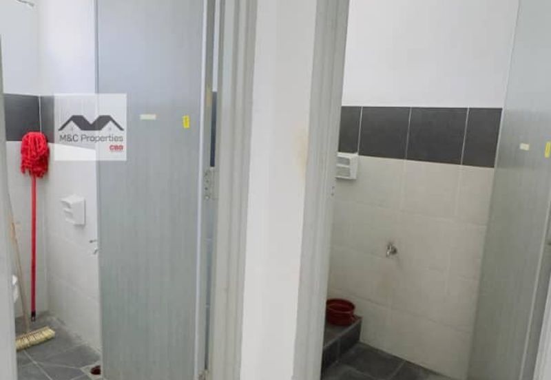 Pusat Komersial Bukit Blossom Ground & First Floor Shop For Rent!!