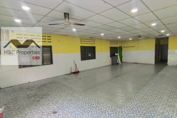 Nuri Indah End Lot 1 Storey Terraced Shop Lot Rasah Seremban For Rent!