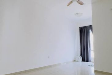 Adira Semi Furnished End Lot 2 Storey Terraced Sendayan For Rent!!