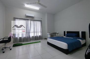 Sakura 90% Furnished Facing Empty 2 Storey Terraced S2 Heights Fr Rent