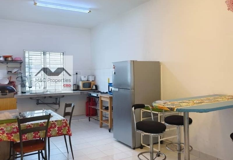 Taman Idalia 2 Storey Terraced House Bandar Baru Enstek For Sale!!