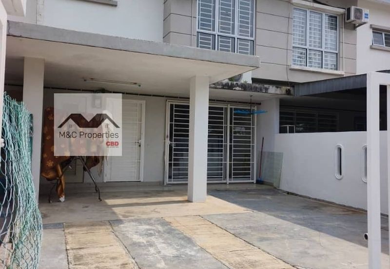 Taman Idalia 2 Storey Terraced House Bandar Baru Enstek For Sale!!