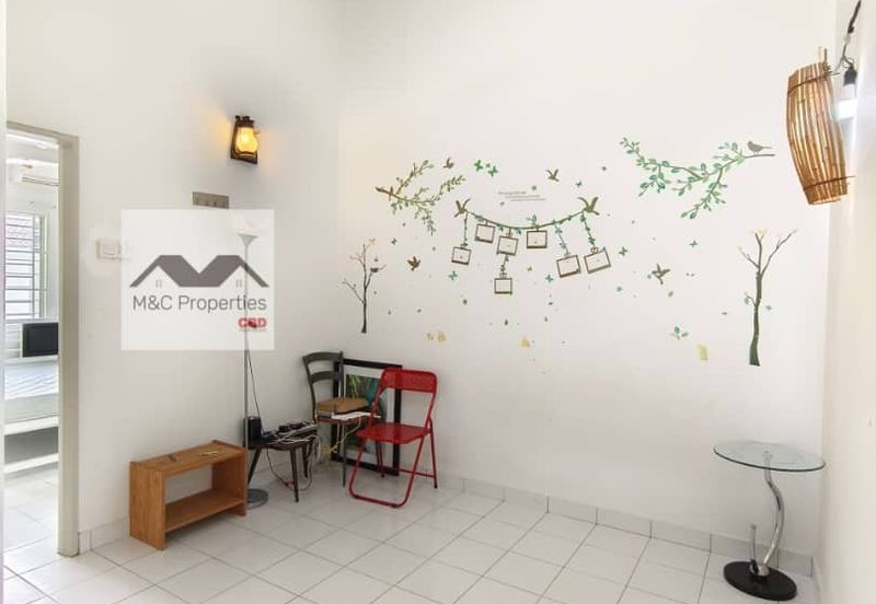 Taman Idalia 2 Storey Terraced House Bandar Baru Enstek For Sale!!