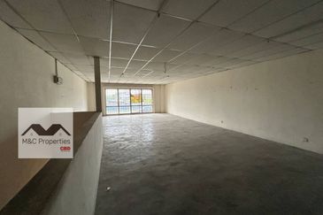 C28 Business Avenue Facing Road First Floor Shop Office For Rent!!