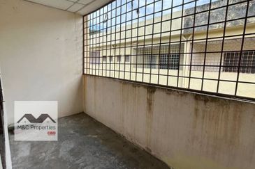 C28 Business Avenue Facing Road First Floor Shop Office For Rent!!