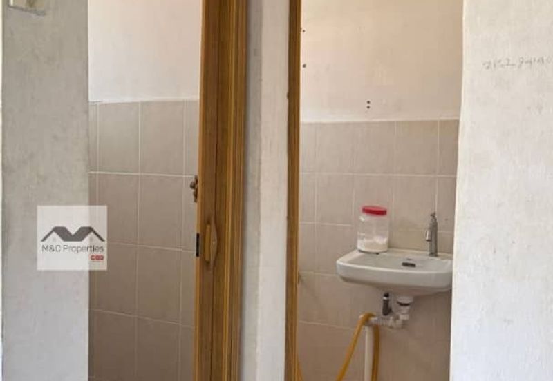 Taman Bukit Dawn First Floor Shop Office Templer Seremban For Rent!!