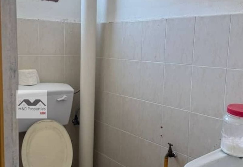 Taman Bukit Dawn First Floor Shop Office Templer Seremban For Rent!!