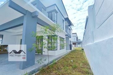 Kemayan Heights 2 Storey Semi-D House Seremban 2 For Sale!!
