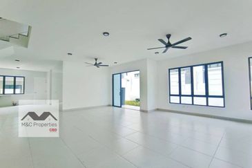 Kemayan Heights 2 Storey Semi-D House Seremban 2 For Sale!!