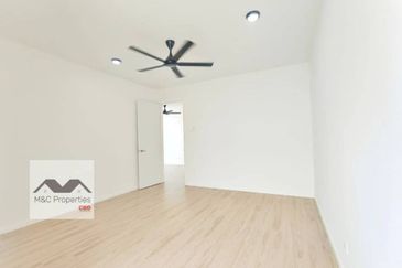 Kemayan Heights 2 Storey Semi-D House Seremban 2 For Sale!!