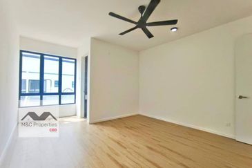 Kemayan Heights 2 Storey Semi-D House Seremban 2 For Sale!!