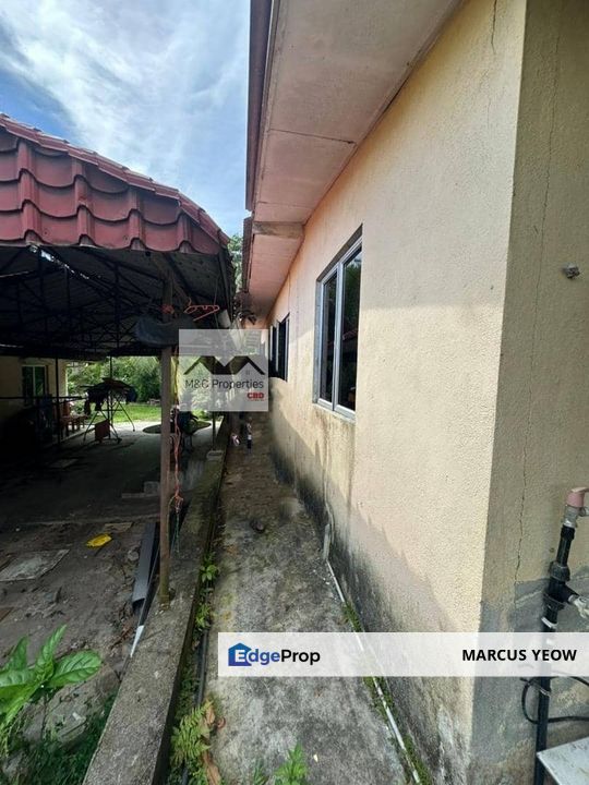 Kampung Felda Lbj 12937 Sqft Residential Land with 2 Bungalow House, Negeri Sembilan, Labu