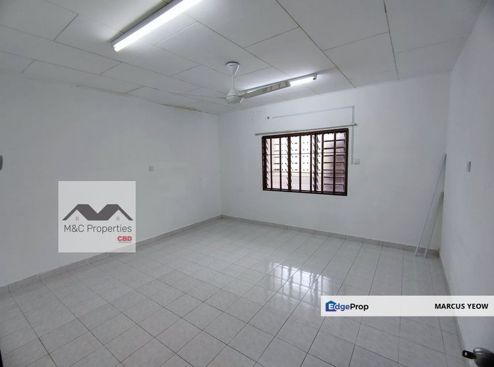 Garden Avenue Basic Unit 1 Storey Terraced Seremban 2 For Rent!!, Negeri Sembilan, Seremban