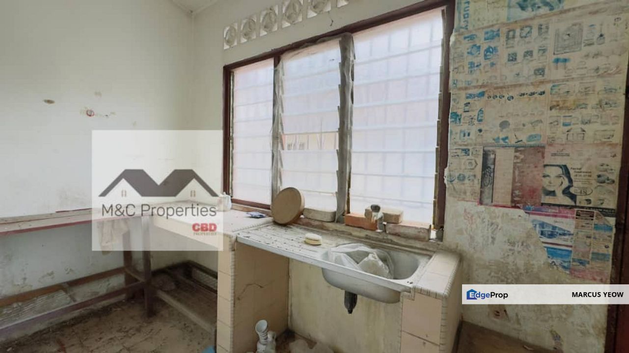 Taman Ampangan Paroi Facing Empty 1 Storey Terraced Seremban For Sale!, Negeri Sembilan, Seremban