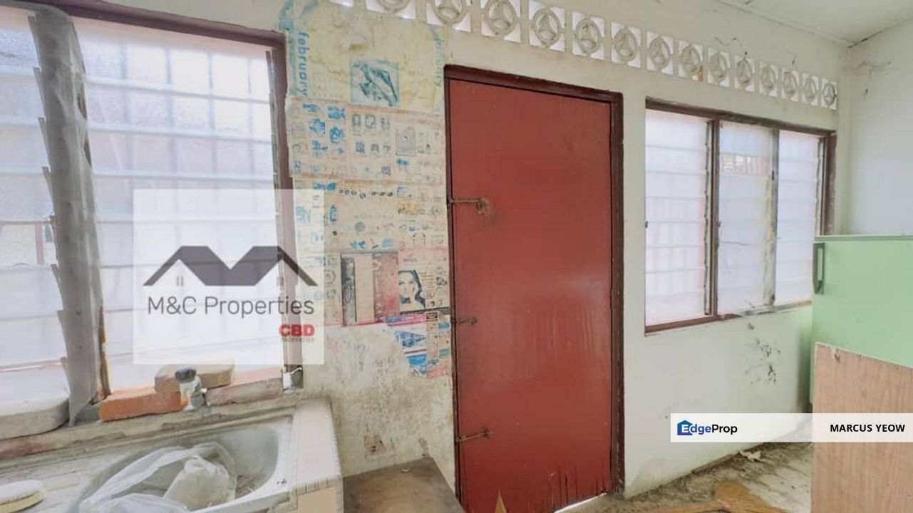 Taman Ampangan Paroi Facing Empty 1 Storey Terraced Seremban For Sale!, Negeri Sembilan, Seremban