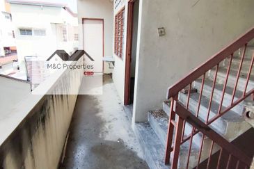 Jalan Kong Sang Bustling 4 Storey Shoplot Seremban Town For Sale!!