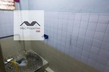 Jalan Kong Sang Bustling 4 Storey Shoplot Seremban Town For Sale!!