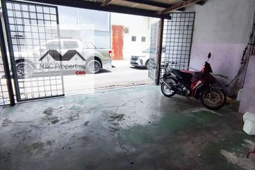 Jalan Kong Sang Bustling 4 Storey Shoplot Seremban Town For Sale!!