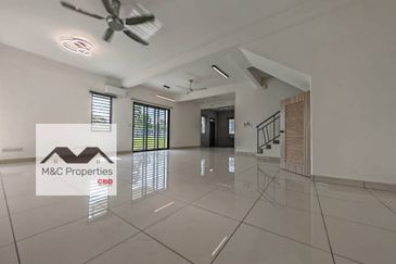 Begonia Forest Heights Corner 2 Storey House Seremban For Rent !!
